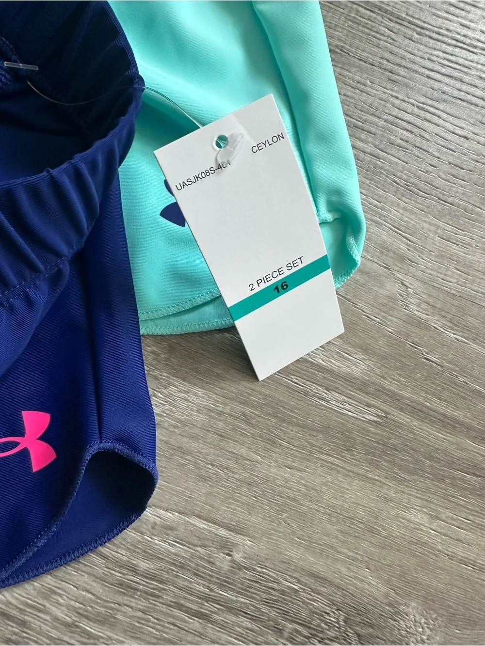 Under Armour new tags